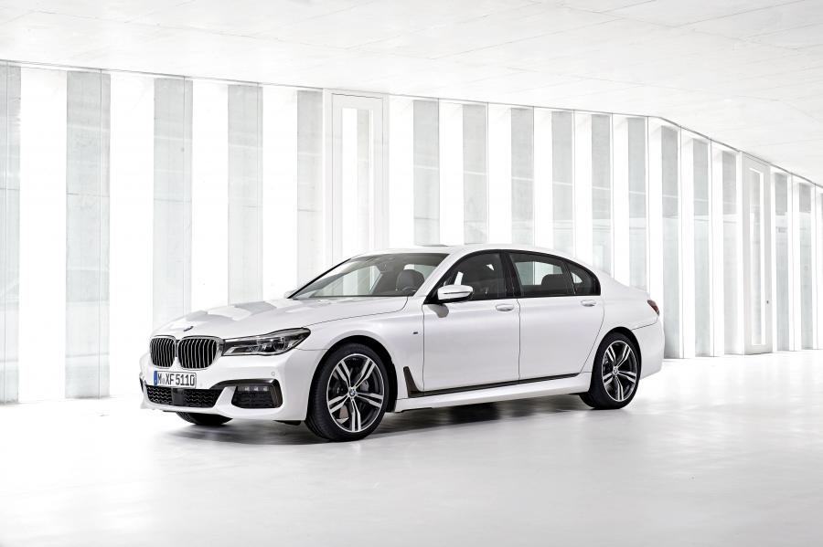  BMW 750Li xDrive M Sport 2015 года  (фото 22 из 22)